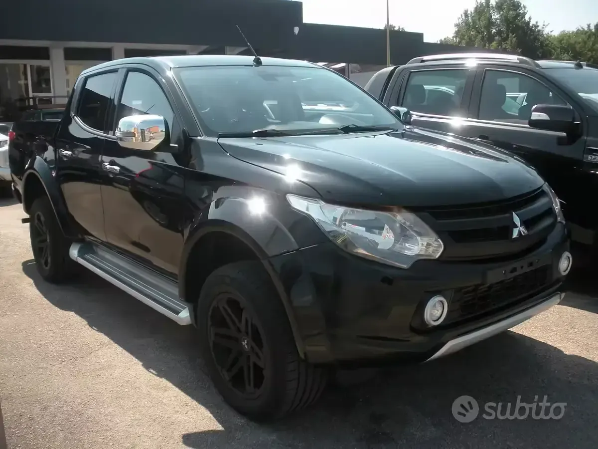 Usata Mitsubishi L200 Intense 181 CV (133 kW) 2020 Nero Pick-up