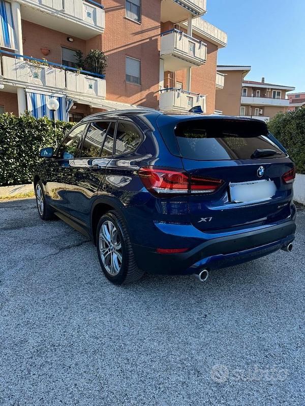 Begagnad BMW X1 Comfort Edition 150 HK (110 kW) 2020 Blå SUV