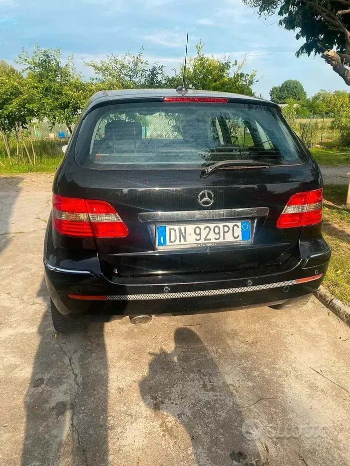 Usata Mercedes B180 109 CV (80 kW) 2008 Nero Monovolume