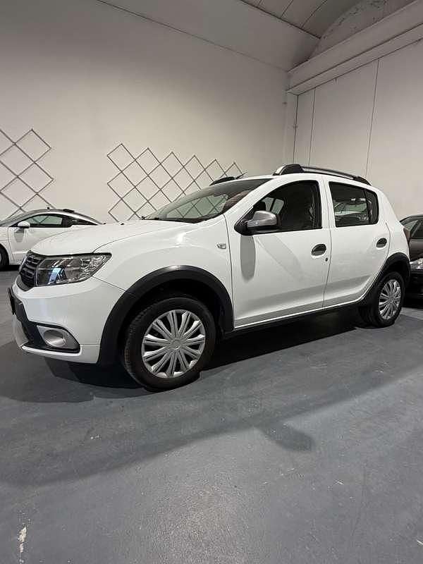 Usata Dacia Sandero Prestige 90 CV (66 kW) 2017 Bianco Berlina