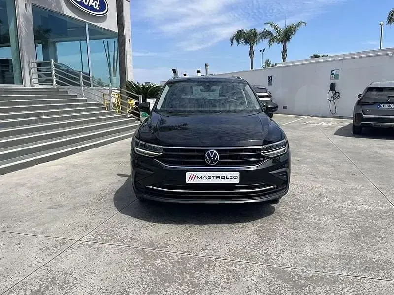 Usata VW Tiguan Life 150 CV (110 kW) 2023 Nero SUV