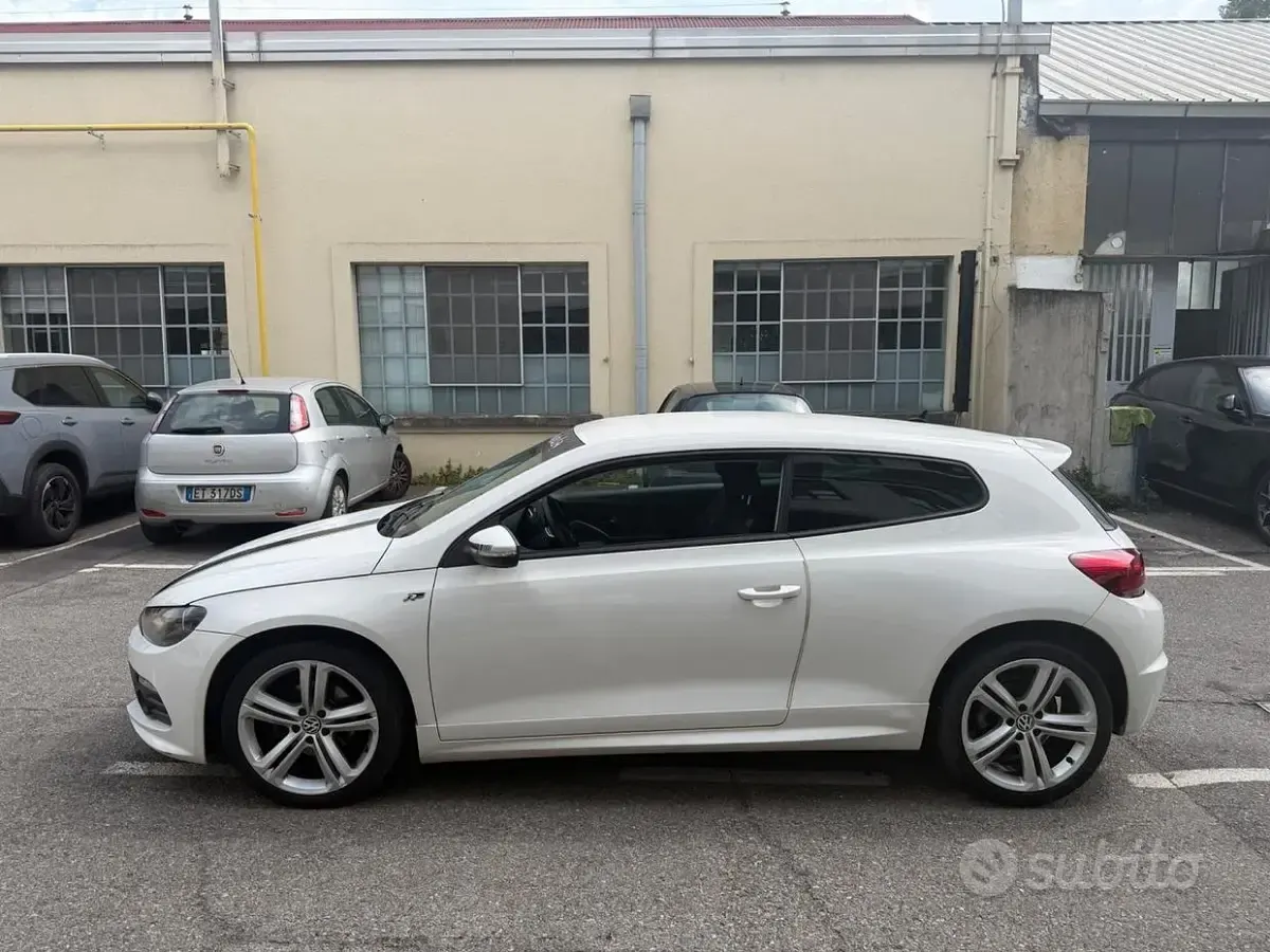 Usata VW Scirocco 122 CV (89 kW) 2010 Bianco Coupé