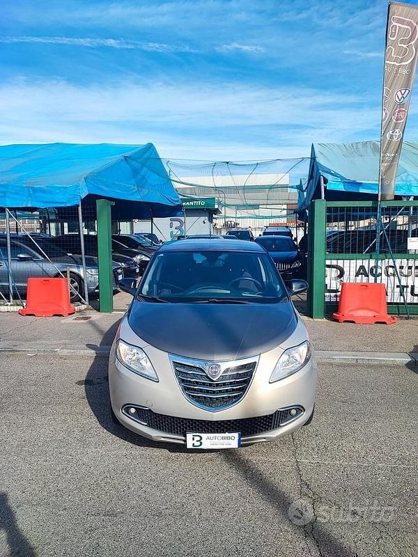 Usata Lancia Ypsilon Gold 86 CV (63 kW) 2014 Beige Utilitaria