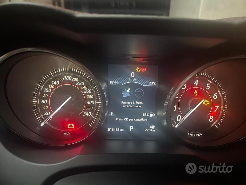 Usata Jaguar F-Type R 559 CV (411 kW) 2016 Rosso Cabrio