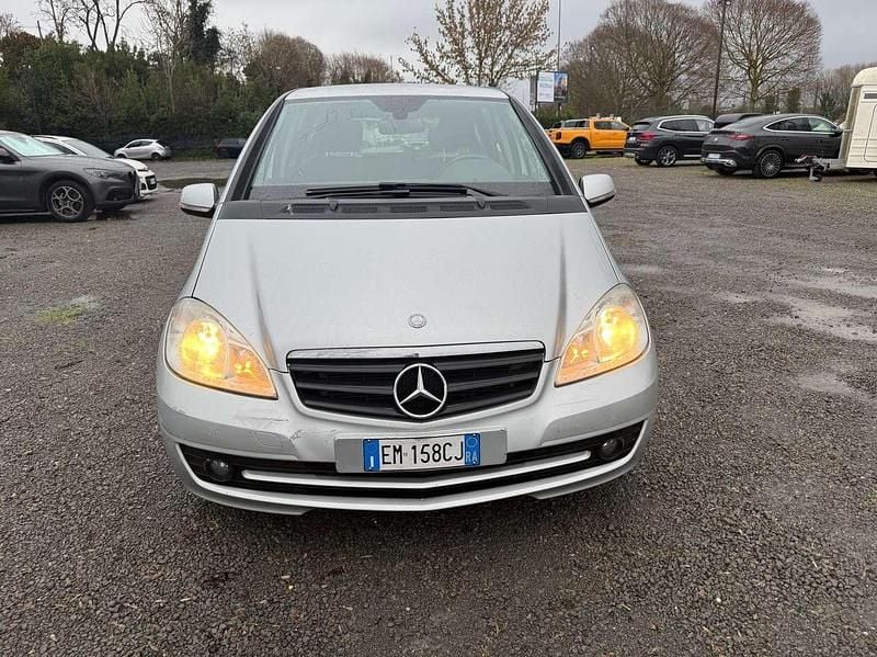 Grigio Usata 2010 Mercedes A160 Monovolume | 4100 € (Buon prezzo) - Immagine 1/4