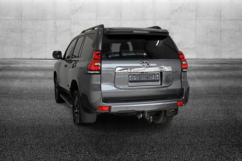 Usata Toyota Land Cruiser Executive 204 CV (150 kW) 2023 Grigio metallizzato SUV