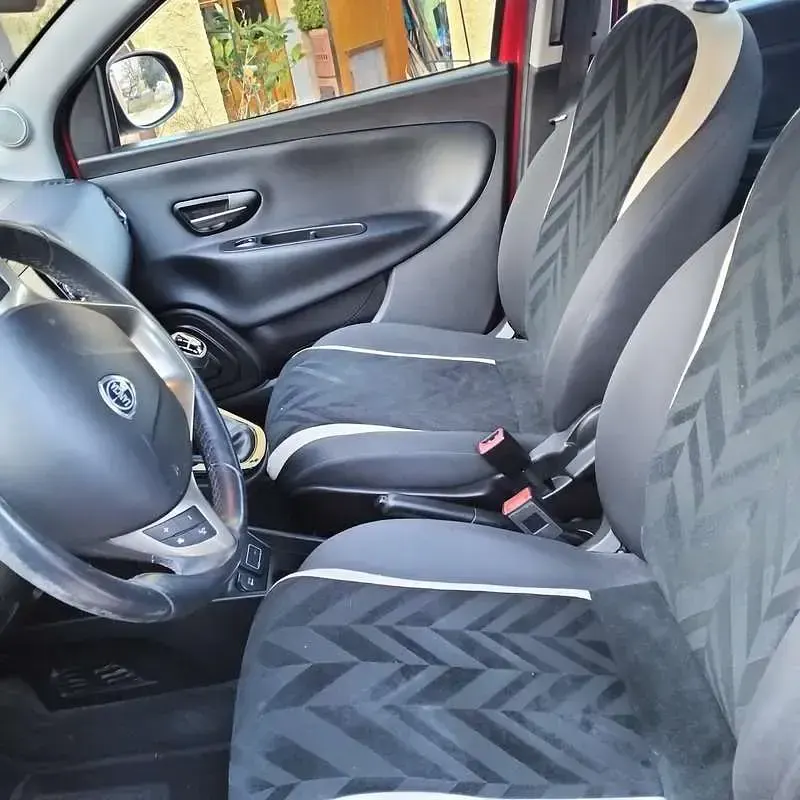 Usata Lancia Ypsilon Gold 95 CV (69 kW) 2018 Utilitaria