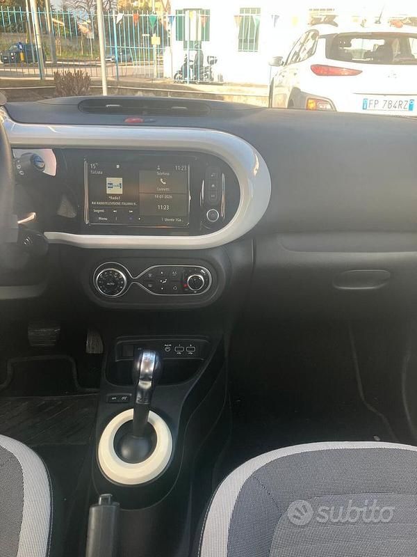 Usata Renault Twingo Zen 60 kW (82 CV) 2021 Bianco Utilitaria