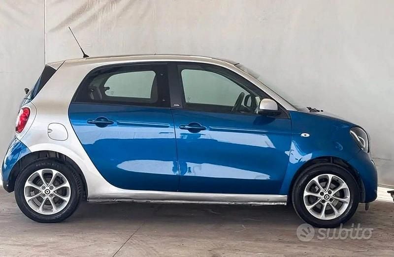 Blu Usata 2014 Smart ForFour Passion Due volumi | 8400 € (Buon prezzo) - Immagine 1/1