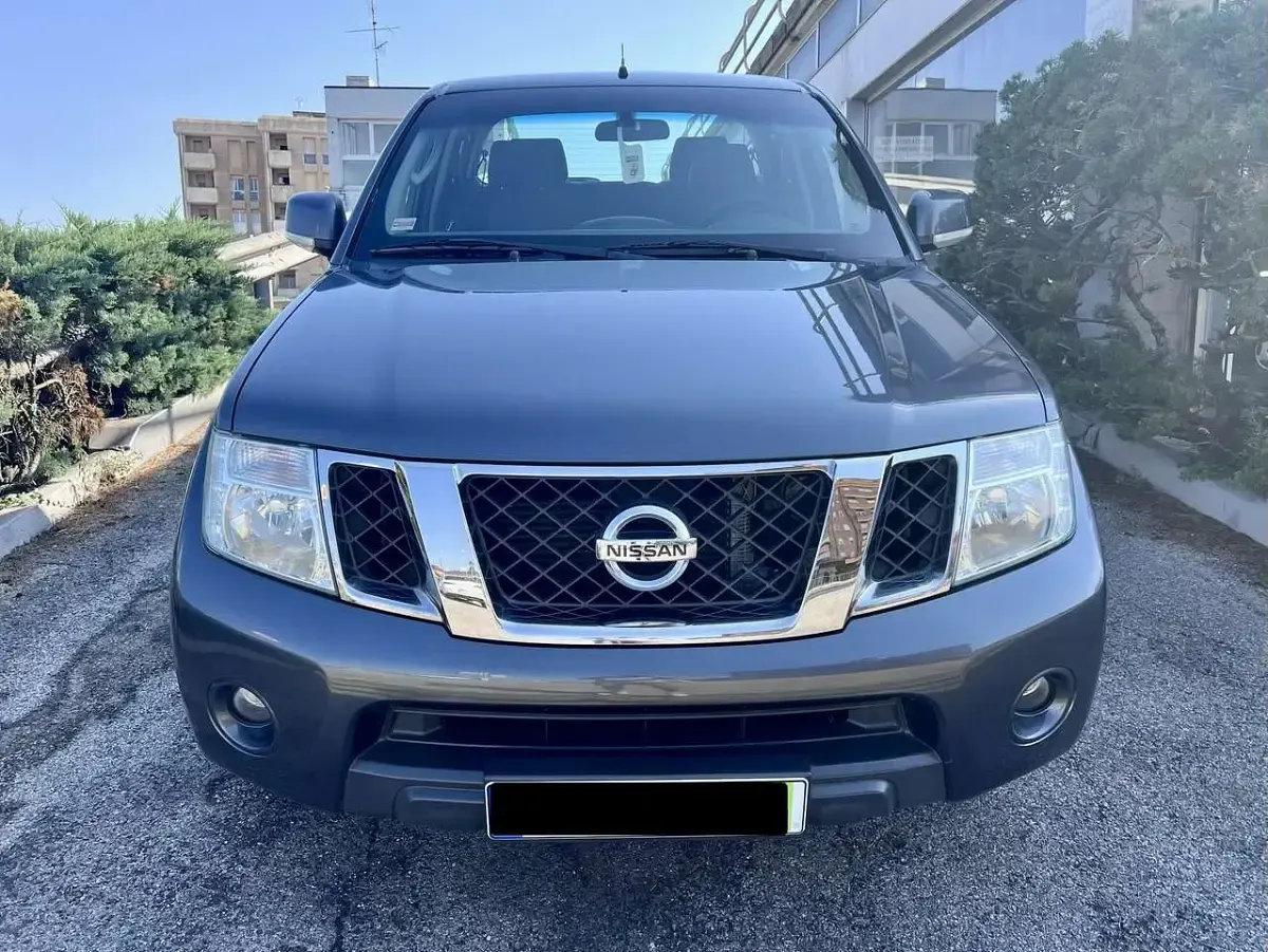 Usata Nissan Navara Platinum 190 CV (139 kW) 2015 Grigio Pick-up