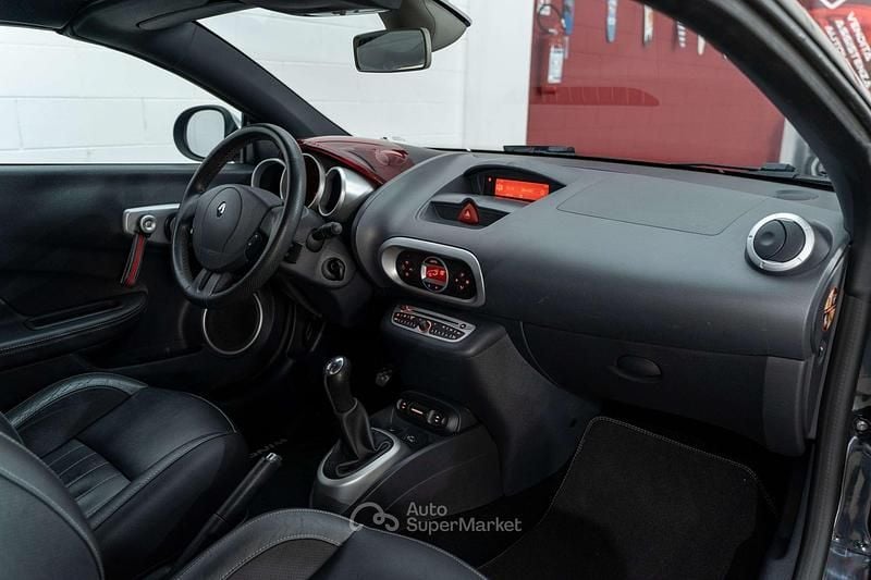 Usata Renault Wind Night&Day 101 CV (74 kW) 2011 Nero Cabrio
