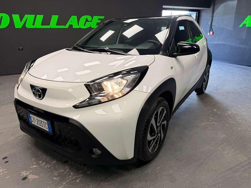 Usata Toyota Aygo X Trend 72 CV (52 kW) 2025 Bianco SUV