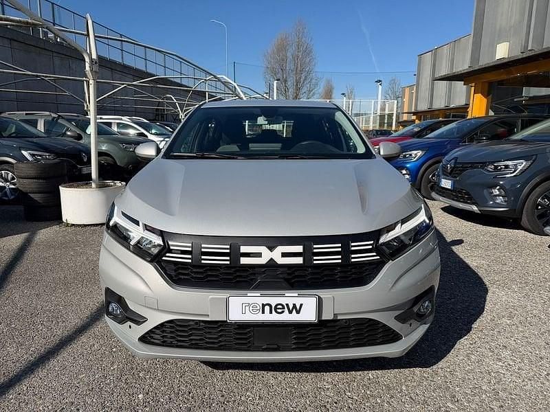Usata Dacia Sandero Comfort 91 CV (66 kW) 2023 Grigio chiaro Utilitaria