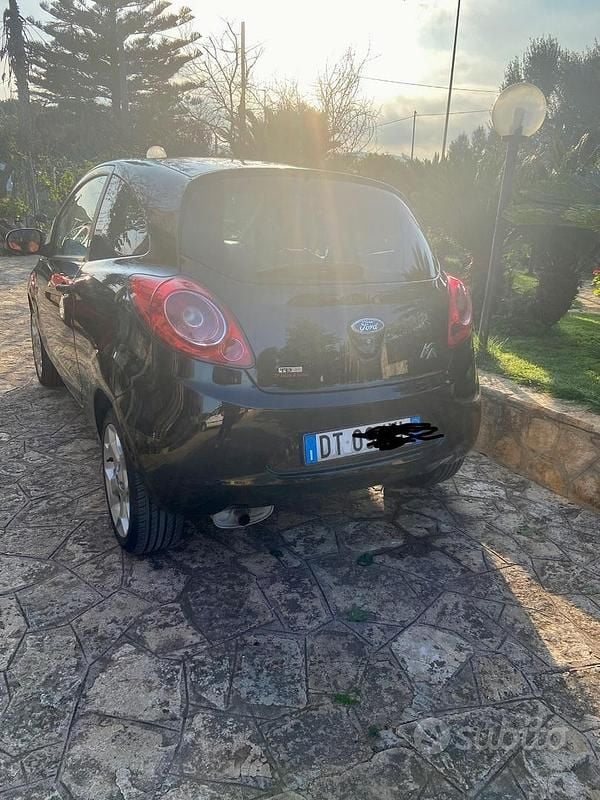 Usata Ford Ka 75 CV (55 kW) 2009 Nero Utilitaria