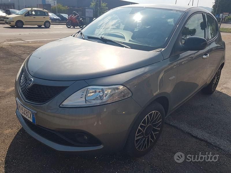 Usata Lancia Ypsilon 2019 Grigio Utilitaria