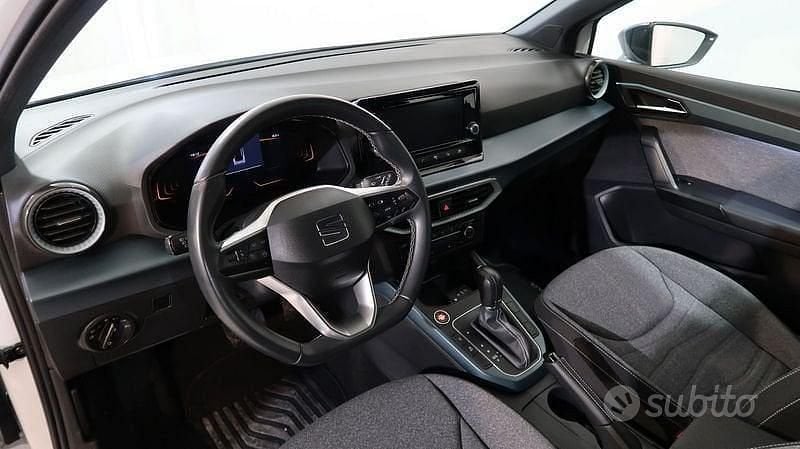 Begagnad Seat Arona Xperience 110 HK (80 kW) 2024 Vit SUV