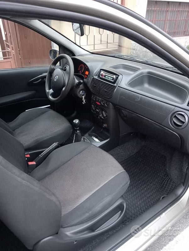 Usata Fiat Punto 80 CV (58 kW) 2008 Grigio Utilitaria