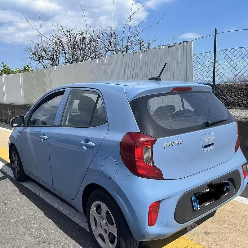 Usata Kia Picanto 2022 Blu Utilitaria