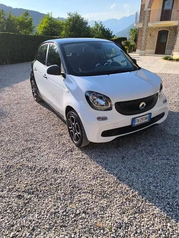 Usata Smart ForFour Passion 71 CV (52 kW) 2017 Bianco Utilitaria