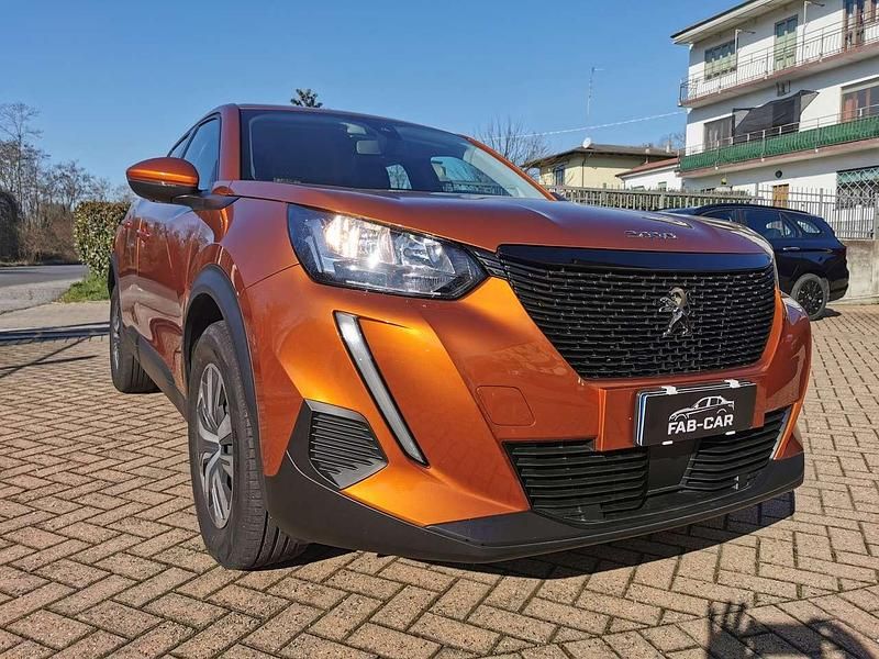 Usata Peugeot 2008 Active 110 CV (80 kW) 2021 Orange fusion SUV