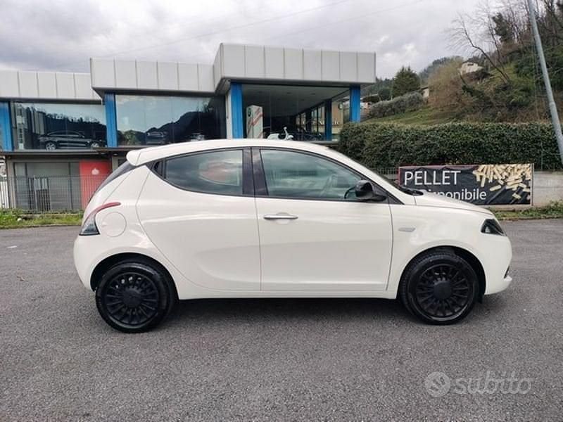 Usata Lancia Ypsilon S 69 CV (50 kW) 2021 Bianco Utilitaria