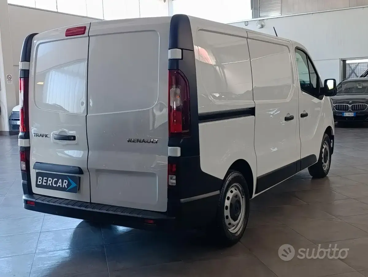 Usata Renault Trafic 110 CV (80 kW) 2024 Bianco Monovolume