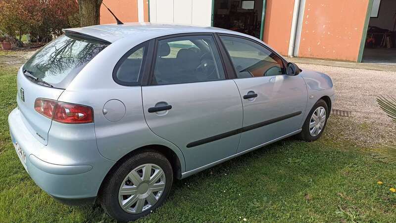 Usato 2003 Seat Ibiza 1.2 Benzin 64 CV (1.400 €)