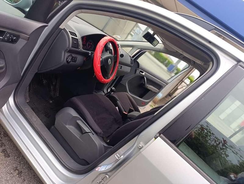 Usata VW Touran Highline 105 CV (77 kW) 2007 Monovolume