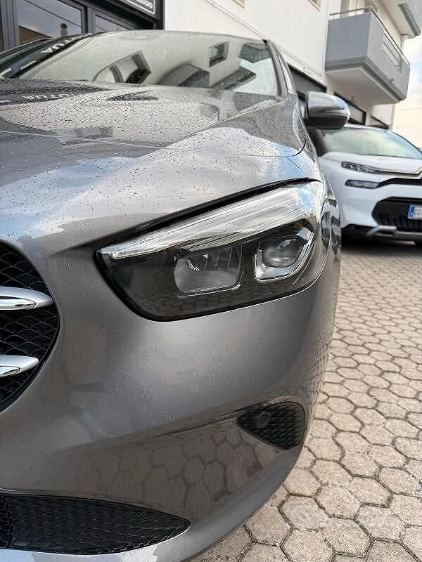 Usata Mercedes B180 116 CV (85 kW) 2021 Grigio Monovolume