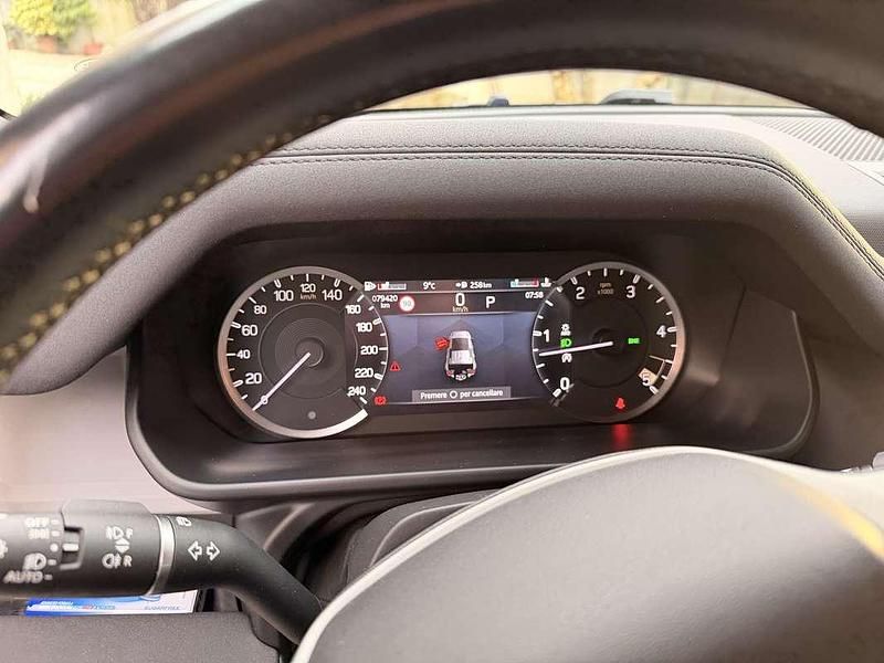 Usata Land Rover Defender Dynamic 241 CV (177 kW) 2022 Nero SUV