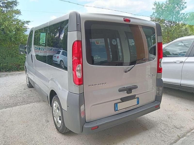 Usata Renault Trafic 116 CV (85 kW) 2008 Argento Monovolume