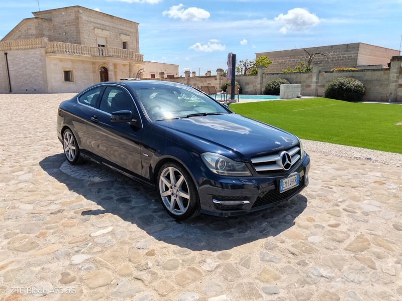 Usata Mercedes C250 AMG 204 CV (150 kW) 2012 Blu Coupé