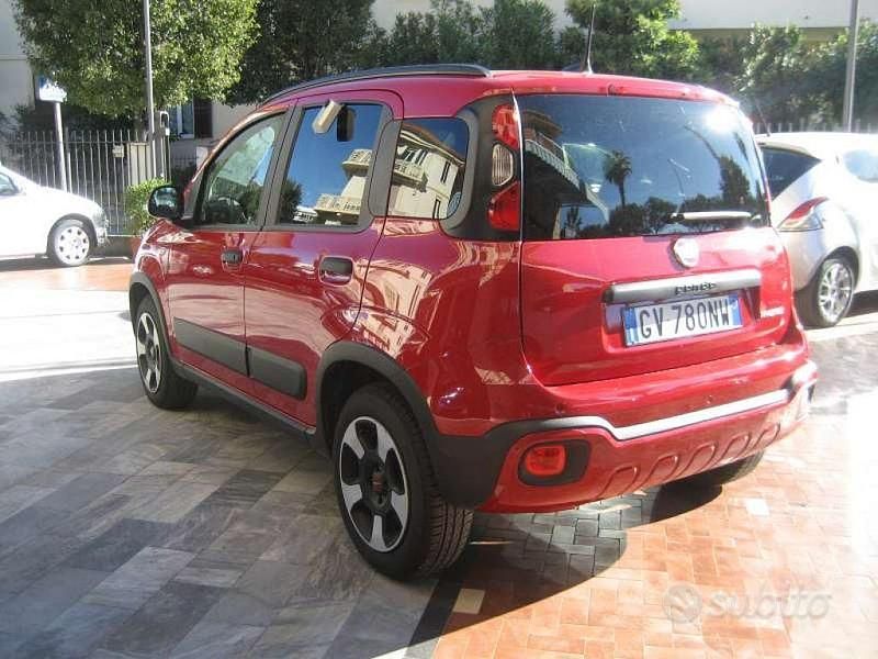 Usata Fiat Panda Cross Cross 69 CV (50 kW) 2024 Rosso Utilitaria