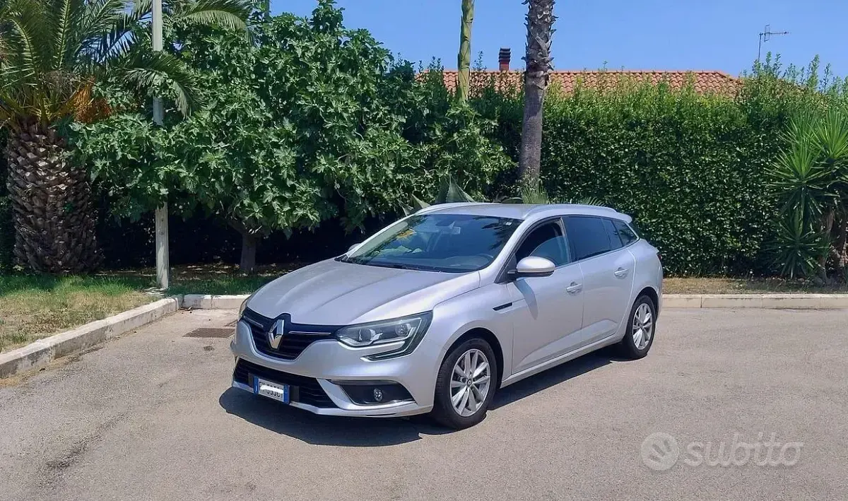 Usata Renault Mégane GrandTour Business 116 CV (85 kW) 2019 Grigio Station wagon