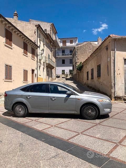 Usata Ford Mondeo 125 CV (91 kW) 2008 Marrone Berlina