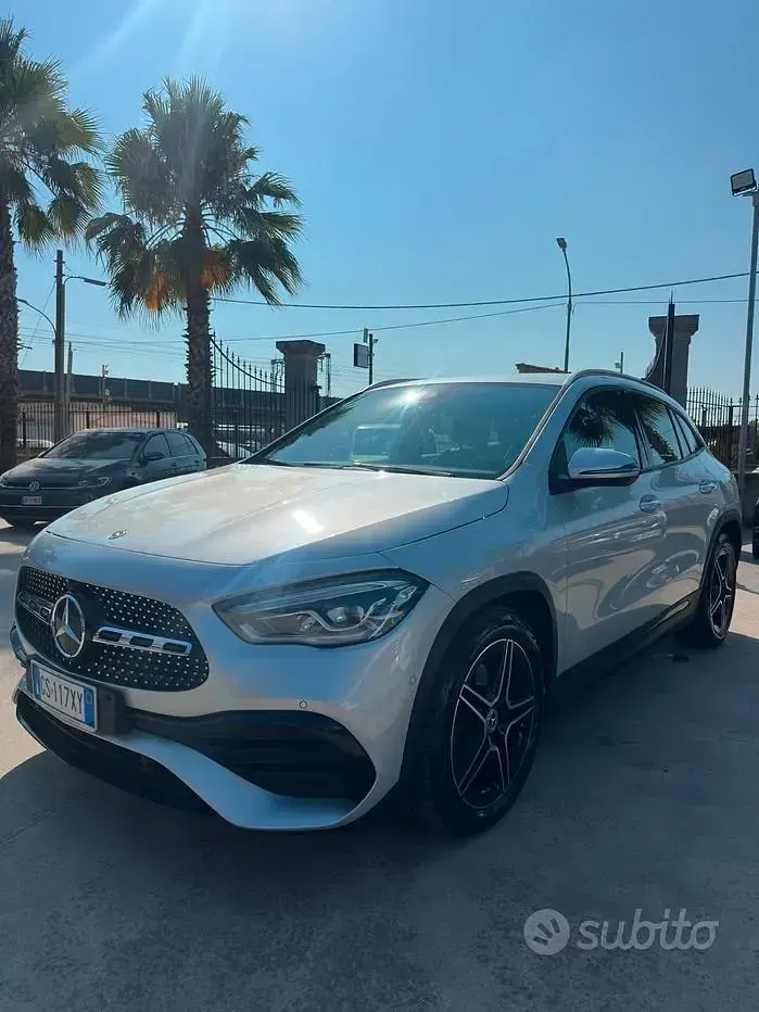 Usata Mercedes GLA200 Executive 150 CV (110 kW) 2022 Grigio SUV