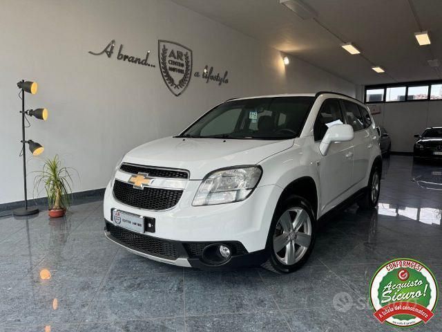 Bianco pastello Usata 2012 Chevrolet Orlando LTZ Monovolume | 8400 € (Molto cara) - Immagine 1/4