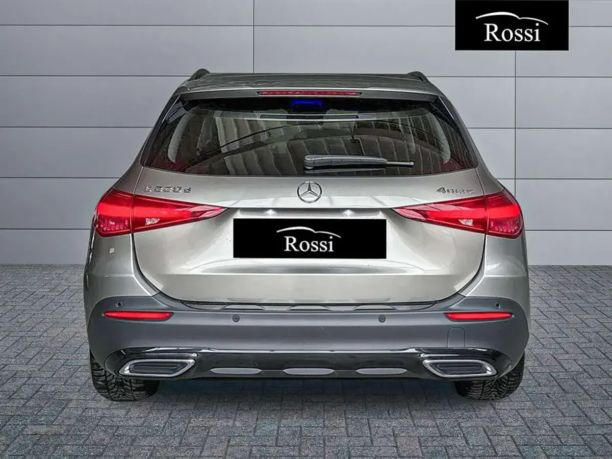 Usata Mercedes C220 Premium 200 CV (147 kW) 2023 Grigio chiaro metallizzato Station wagon