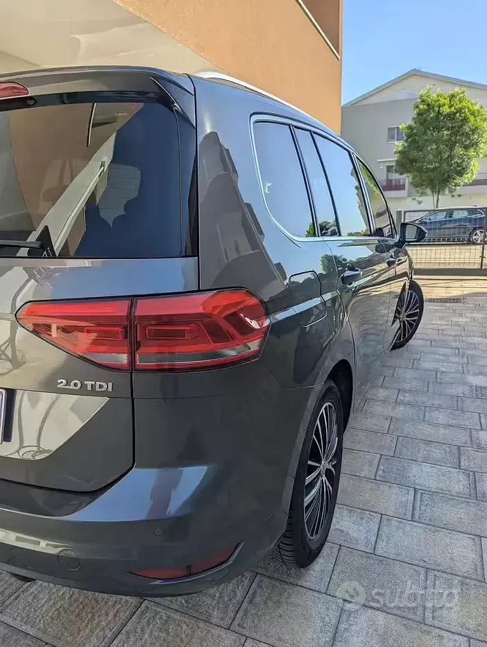 Usata VW Touran 150 CV (110 kW) 2017 Grigio Monovolume