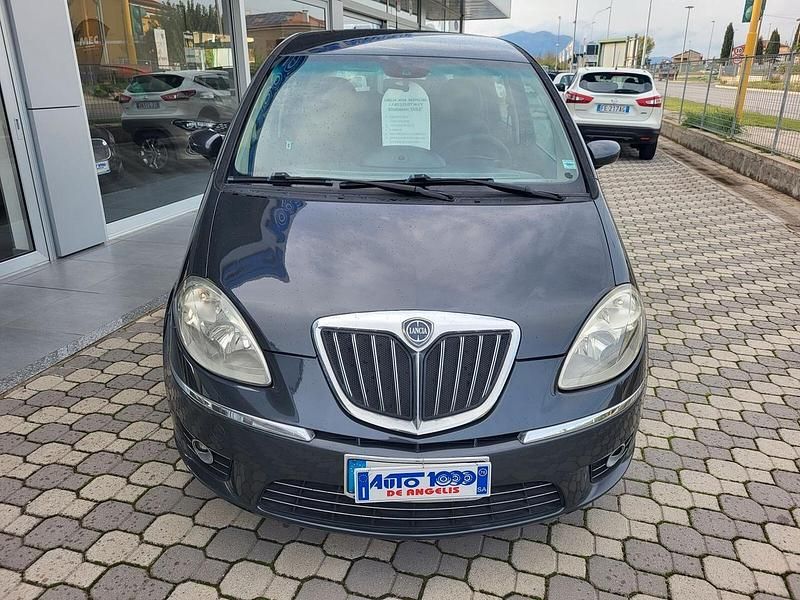 Usata Lancia Musa 90 CV (66 kW) 2010 Grigio Monovolume