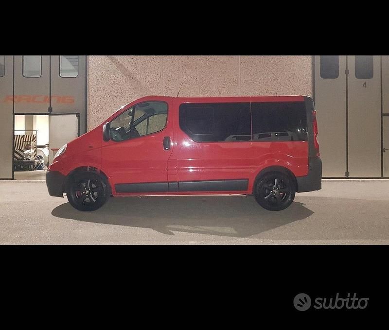Usata Opel Vivaro 147 CV (108 kW) 2010 Monovolume