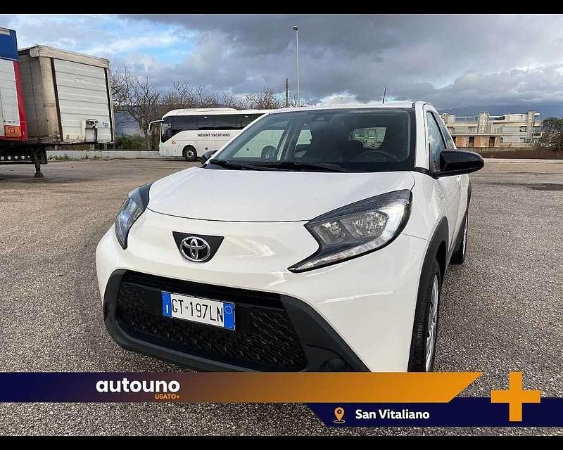 Bianco Usata 2024 Toyota Aygo X Active SUV | 13.700 € (Super prezzo) - Immagine 1/4