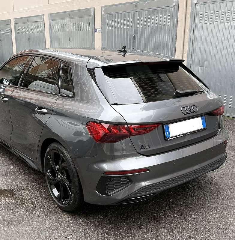 Usata Audi A3 S-Line 150 CV (110 kW) 2022 Grigio Berlina