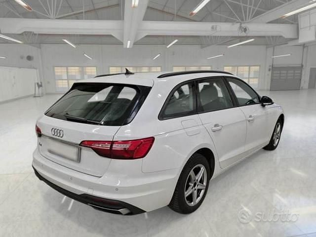 Occasion Audi A4 Business 163 PK (119 kW) 2021 Wit Stationwagen
