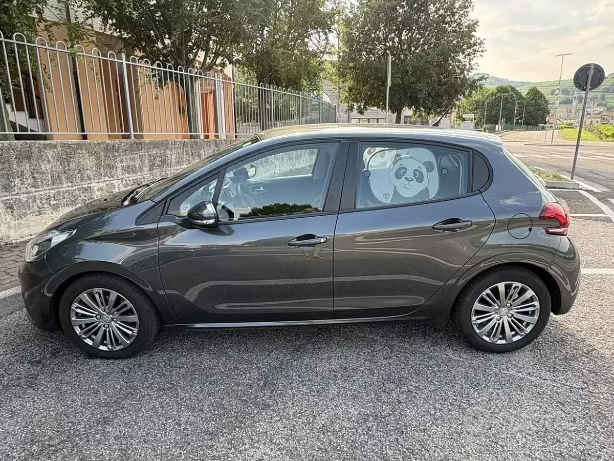 Usata Peugeot 208 75 CV (55 kW) 2017 Grigio Utilitaria