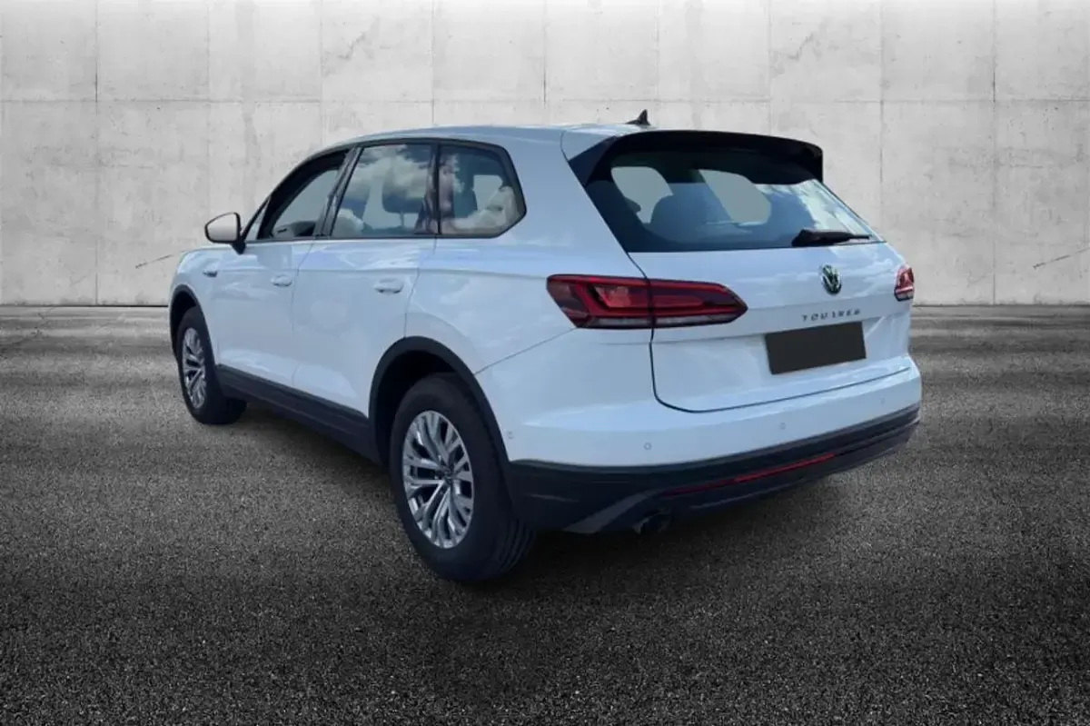 Usata VW Touareg Elegance 231 CV (169 kW) 2022 Bianco SUV