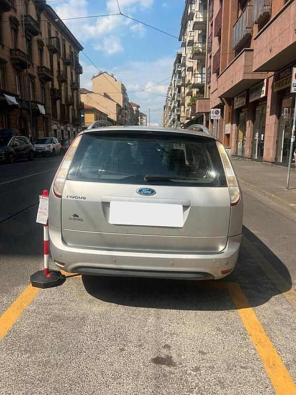 Usata Ford Focus 115 CV (84 kW) 2010 Grigio Station wagon