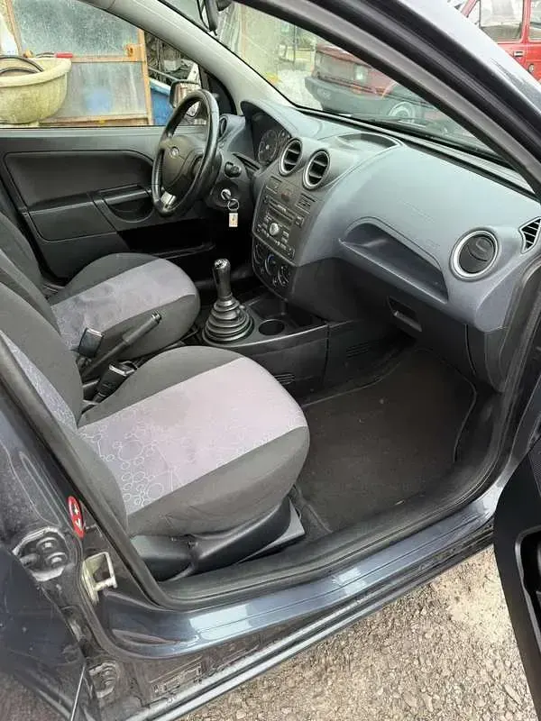 Usado Ford Fiesta Collection 68 HP (50 kW) 2007 Citadino