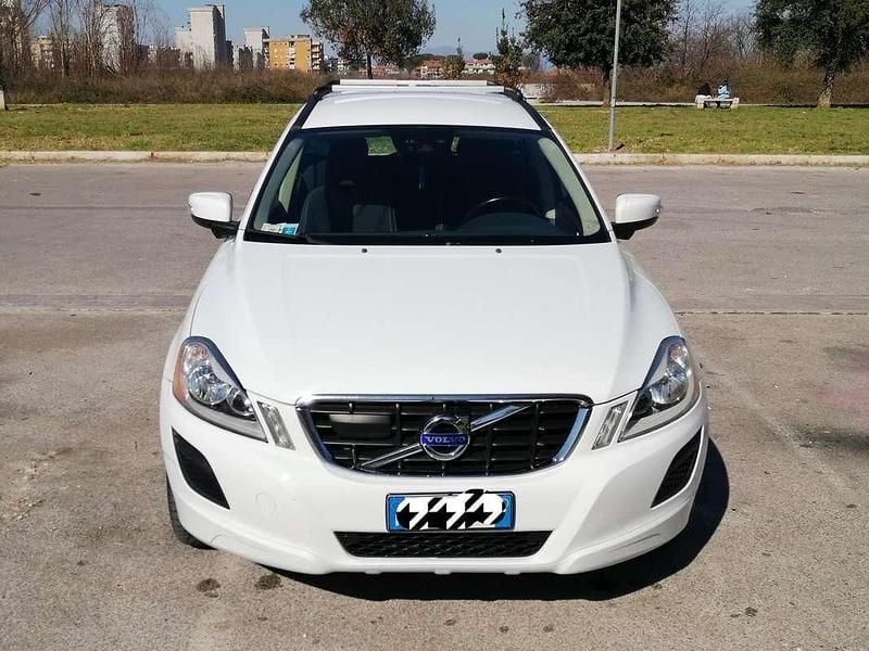 Bianco Usata 2011 Volvo XC60 Momentum SUV | 7990 € (Ottimo prezzo) - Immagine 1/4