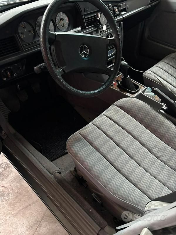 Usata Mercedes 190 1991 Grigio Berlina